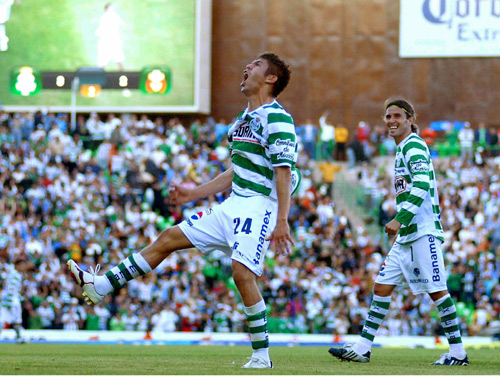 Santos Laguna s'impose au bout du suspens. Santos Laguna