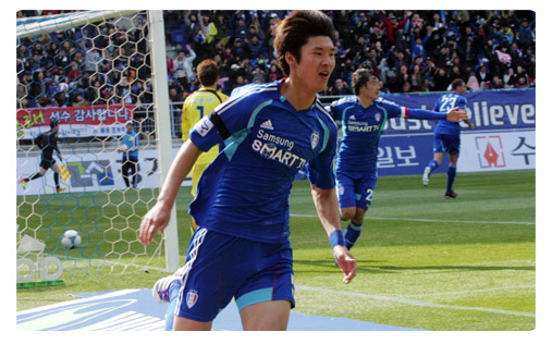 Les Bluewings s'offrent Seoul et prennent les commandes de la K-league Suwon Bluewings