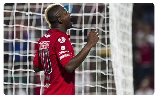 Riascos fait tomber le leader Duvier Riascos