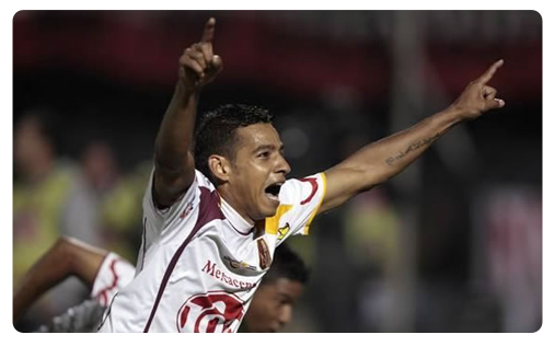 Medina coule Santa Fe Wilder Medina