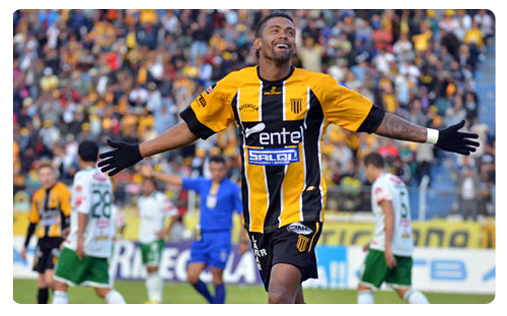 Harold Reina maintient The Strongest en tête The Strongest