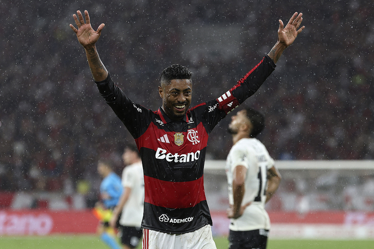 Bruno Henrique célèbre la victoire de Flamengo