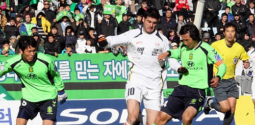 Dos à dos : Jeonbuk et Seongnam ne peuvent se départager. Jeonbuk