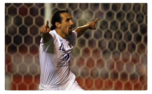 Barcos s'offre un doublé et la LDU domine Vélez Hernan Barcos