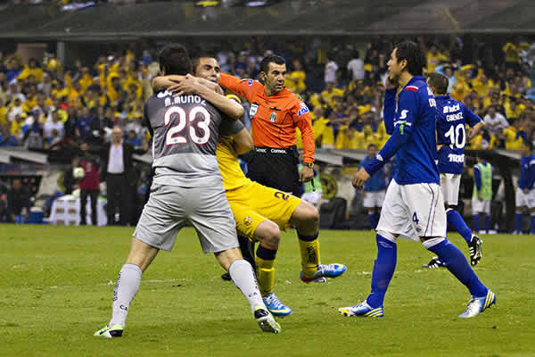 Moisés Muñoz Moisés Muñoz vient sauver les Aguilas
